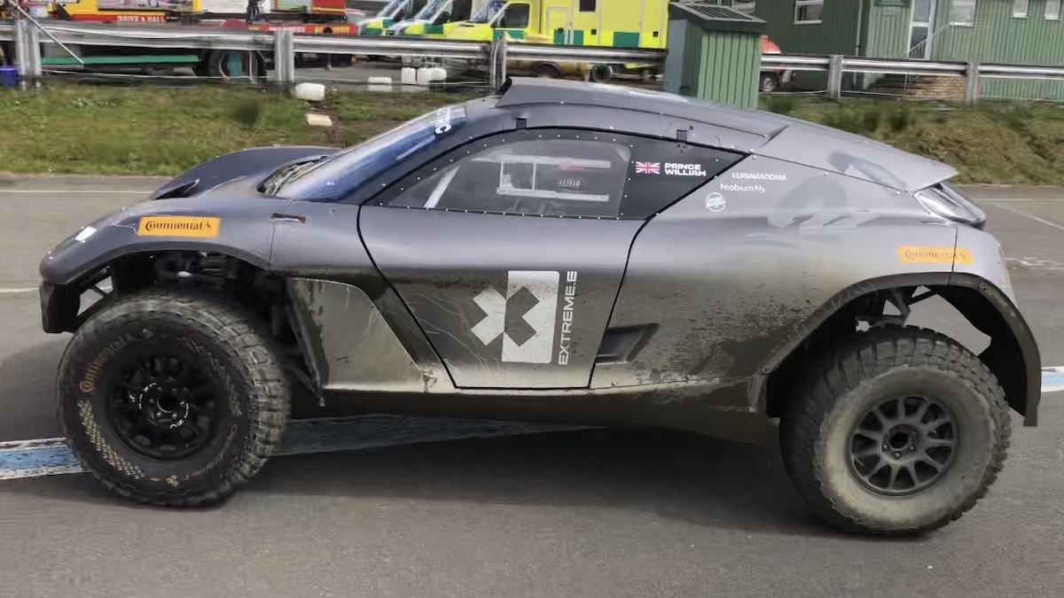 Extreme E Series Odyssey 21 E-SUV in the pit lane at Knockhill
